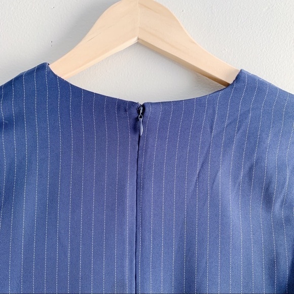 J.O.A Los Angeles • Pinstripe Bell Sleeves‎ Tie Wrist Top in Navy Blue, Size XS - Picture 9 of 11